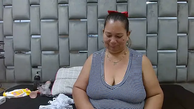 Snapshot of loly47 chatting on September 22, 2025, 3:29 pm loly47 online show from September 22, 2025, 3:29 pm