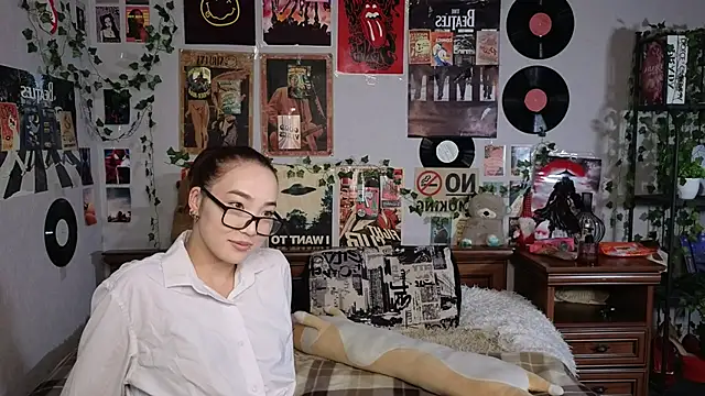 OdetteBiddy online show from November 16, 2025, 7:29 pm