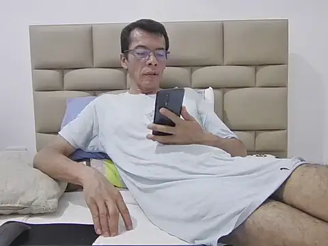 skinnylatino51 online show from September 21, 2025, 12:27 am