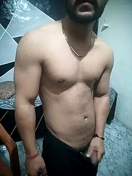 Kartikkartik8595 online show from February 5, 2026, 11:39 am