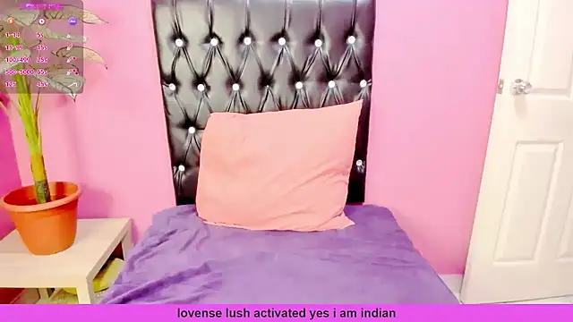 Snapshot of INDIANFLAME chatting on May 18, 2026, 6:01 pm INDIANFLAME online show from May 18, 2026, 6:01 pm