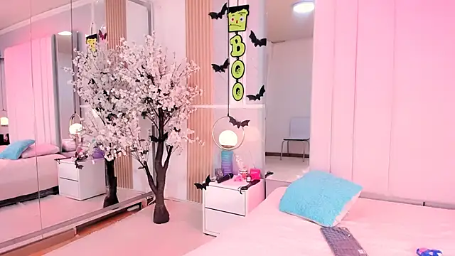 Snapshot of EmmaWilliam1 chatting on October 8, 2025, 5:20 am EmmaWilliam1 online show from October 8, 2025, 5:20 am