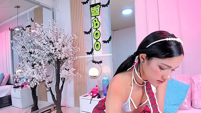 Snapshot of EmmaWilliam1 chatting on October 4, 2025, 6:48 am EmmaWilliam1 online show from October 4, 2025, 6:48 am