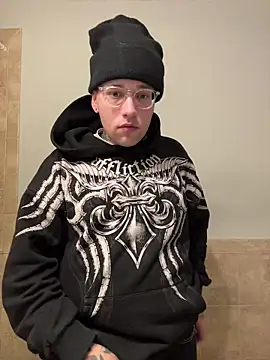 Snapshot of robin_bones chatting on November 11, 2025, 3:34 am robin bones online show from November 11, 2025, 3:34 am