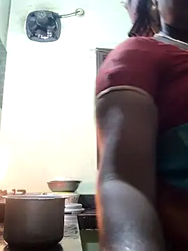 Snapshot of papukurty chatting on October 21, 2025, 2:44 am papukurty online show from October 21, 2025, 2:44 am