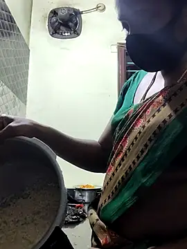 Snapshot of papukurty chatting on September 19, 2025, 2:04 am papukurty online show from September 19, 2025, 2:04 am