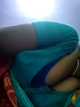 Snapshot of papukurty chatting on October 15, 2025, 8:39 pm papukurty online show from October 15, 2025, 8:39 pm