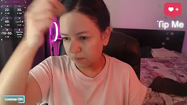 Abbyjoness21 online show from November 11, 2025, 10:21 am