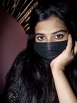 umairahaasan 1 online show from September 22, 2025, 10:10 am