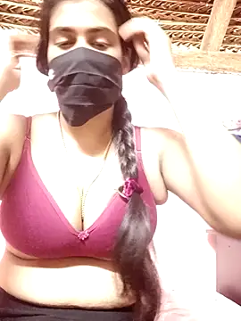 umairahaasan 1 online show from October 25, 2025, 10:14 am