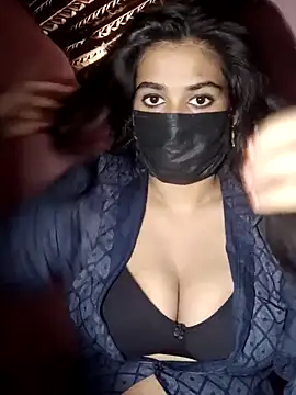 umairahaasan 1 online show from September 25, 2025, 9:48 am