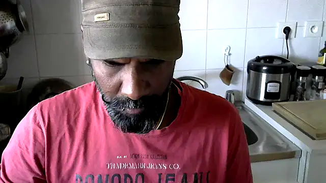 Snapshot of frenchblackc31 chatting on September 18, 2025, 8:50 am frenchblackc31 online show from September 18, 2025, 8:50 am