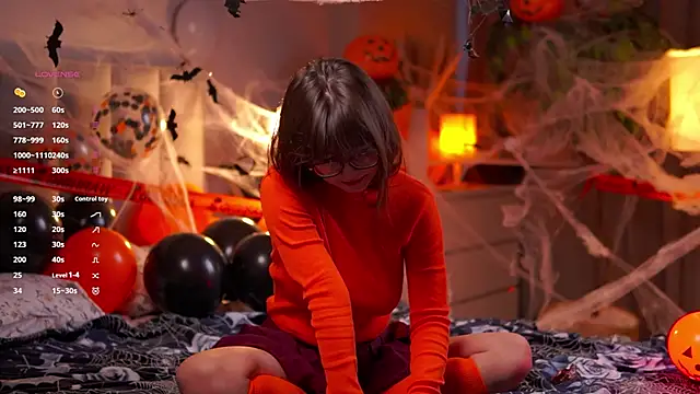 Julia PR0 online show from October 31, 2025, 6:32 am