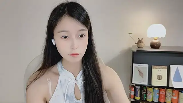 Onechestnut online show from April 8, 2026, 11:12 am