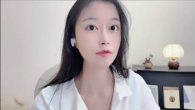 Onechestnut online show from October 17, 2025, 6:17 am