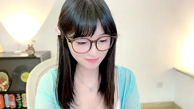 Snapshot of Onechestnut chatting on July 8, 2026, 5:08 am Onechestnut online show from July 8, 2026, 5:08 am