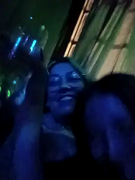 Dulcedeanis online show from November 18, 2025, 5:33 am