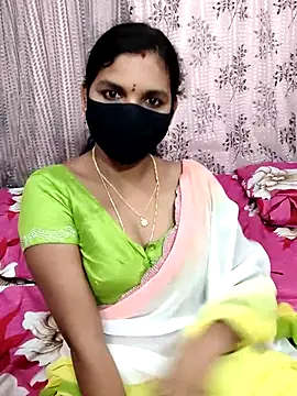 Snapshot of Lalitha-1995 chatting on October 25, 2025, 6:41 pm Lalitha-1995 online show from October 25, 2025, 6:41 pm