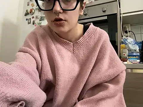 Snapshot of severingratty chatting on October 2, 2025, 6:39 am severingratty online show from October 2, 2025, 6:39 am