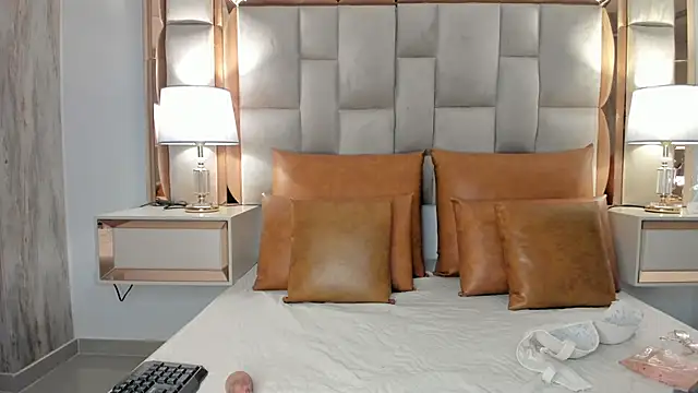 Snapshot of ValentinaBreats chatting on October 6, 2025, 11:55 am ValentinaBreats online show from October 6, 2025, 11:55 am