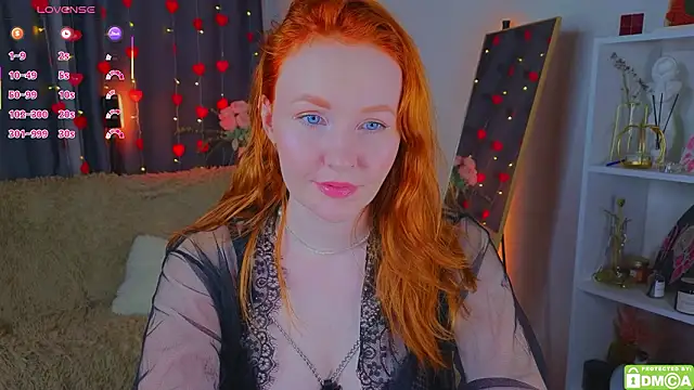 Snapshot of JoyceJones chatting on February 18, 2026, 8:27 pm JoyceJones online show from February 18, 2026, 8:27 pm