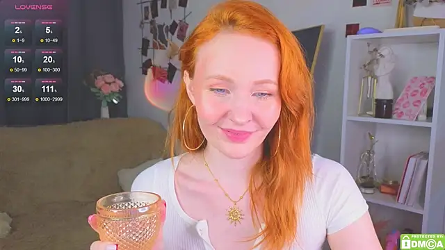 JoyceJones online show from October 2, 2025, 7:17 pm