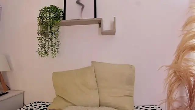 Samanta Monroe online show from October 8, 2025, 6:19 pm