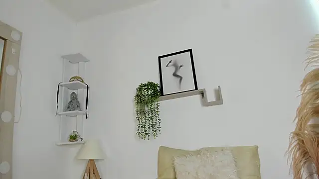 Samanta Monroe online show from October 10, 2025, 5:47 pm