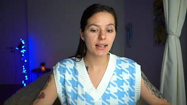 EwelynScott online show from December 1, 2025, 3:46 pm