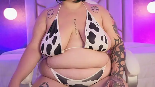 Miiss Bubble online show from October 16, 2025, 7:44 pm