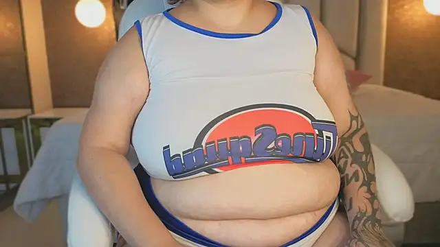 Miiss Bubble online show from October 24, 2025, 7:24 pm