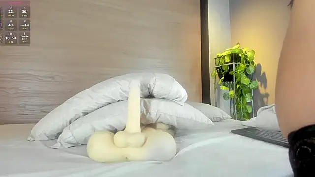 Snapshot of alexamonroe_ chatting on January 18, 2026, 5:16 pm alexamonroe online show from January 18, 2026, 5:16 pm