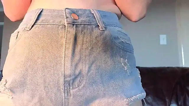 Blueeyedzaya  online show from October 9, 2025, 1:11 pm