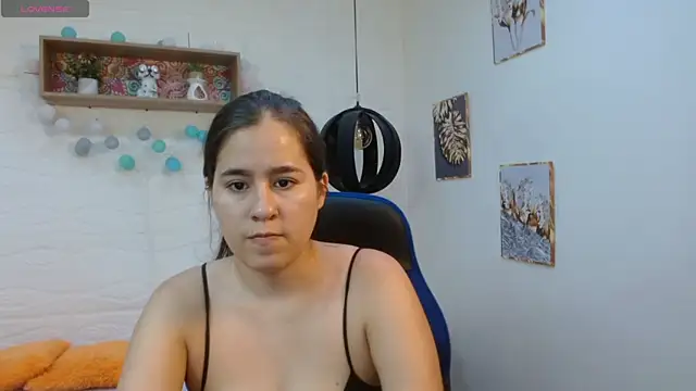 Snapshot of tulunaroja chatting on October 9, 2025, 8:20 pm tulunaroja online show from October 9, 2025, 8:20 pm