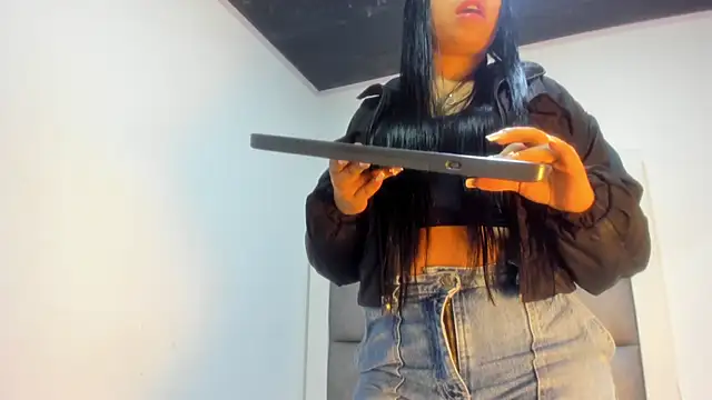 Mia lopez   online show from October 10, 2025, 1:23 pm