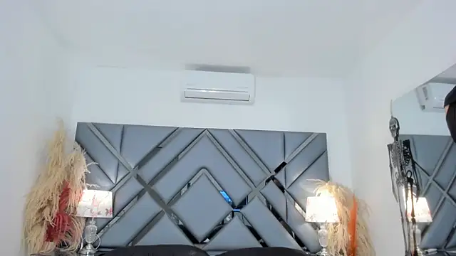 Snapshot of Milan_LewisS chatting on October 22, 2025, 12:04 pm Milan LewisS online show from October 22, 2025, 12:04 pm