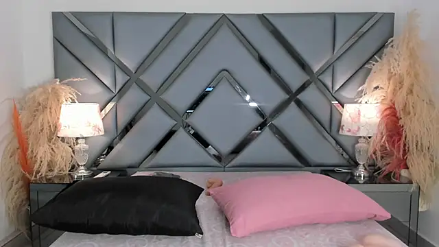 Snapshot of Milan_LewisS chatting on October 3, 2025, 11:45 am Milan LewisS online show from October 3, 2025, 11:45 am