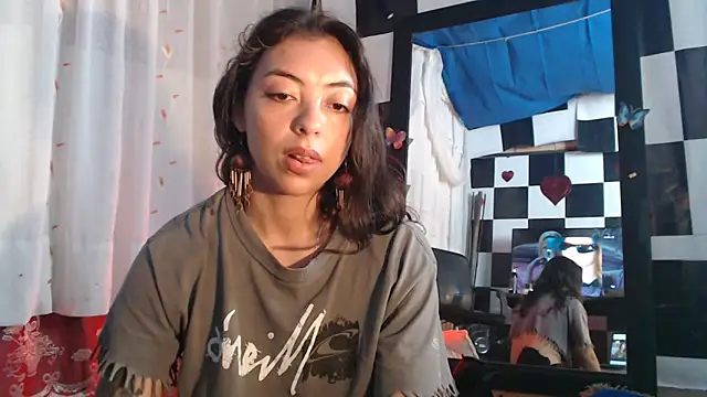 kendraof online show from May 4, 2026, 5:27 pm