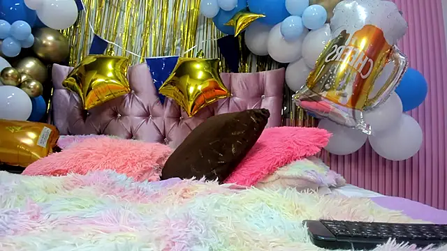 Snapshot of Mindy_19 chatting on September 22, 2025, 11:00 pm Mindy 19 online show from September 22, 2025, 11:00 pm