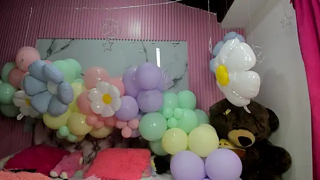 Mindy 19 online show from April 8, 2026, 10:55 pm