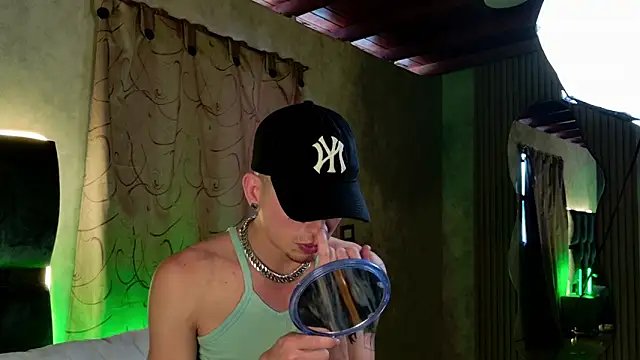 Taurito    online show from November 27, 2025, 9:48 pm