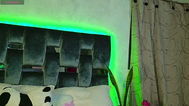 Snapshot of Taurito___ chatting on October 26, 2025, 6:14 am Taurito    online show from October 26, 2025, 6:14 am