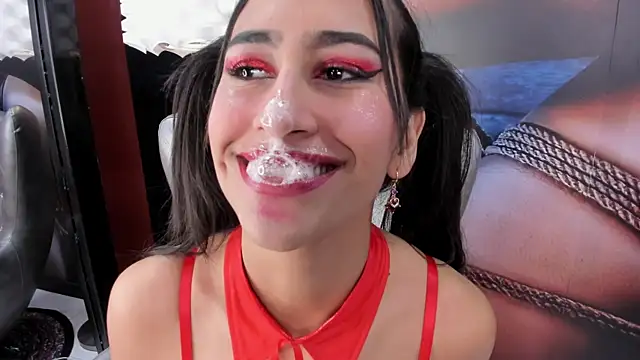 Snapshot of miss___taylor chatting on October 8, 2025, 2:35 am miss   taylor online show from October 8, 2025, 2:35 am