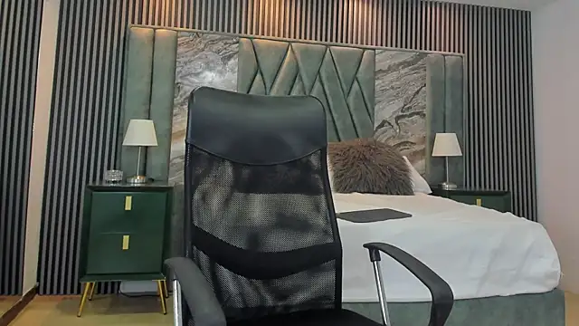 Snapshot of Michael_blue chatting on September 23, 2025, 7:54 pm Michael blue online show from September 23, 2025, 7:54 pm