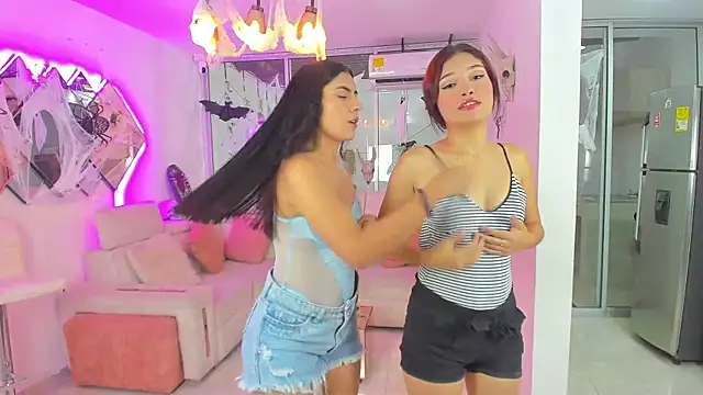 Snapshot of stangirls_ chatting on October 11, 2025, 9:38 pm stangirls  online show from October 11, 2025, 9:38 pm