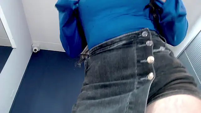 Snapshot of KendraaSimons chatting on October 18, 2025, 6:32 pm KendraaSimons online show from October 18, 2025, 6:32 pm