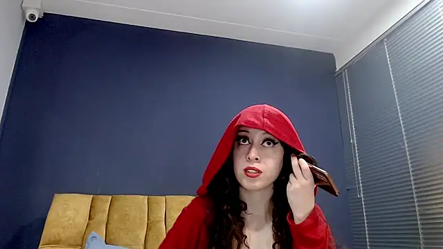 Snapshot of KendraaSimons chatting on October 13, 2025, 7:37 pm KendraaSimons online show from October 13, 2025, 7:37 pm