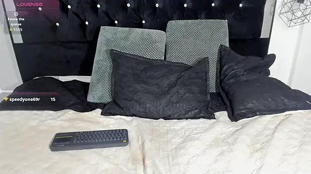 Sebas cat online show from October 15, 2025, 2:43 am