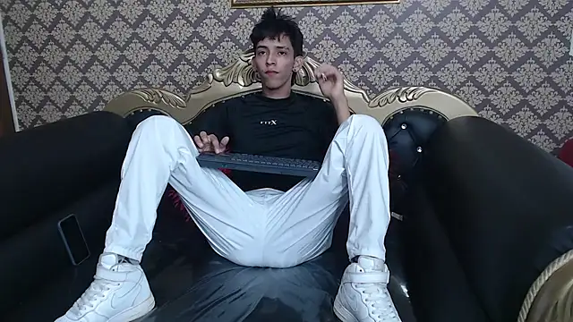 Sebas cat online show from September 30, 2025, 8:59 pm