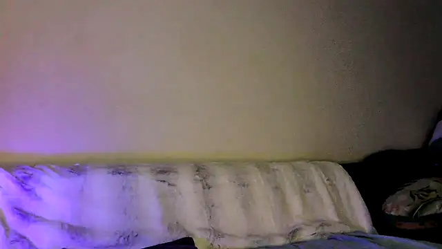 Snapshot of we_are_fucking_serious chatting on October 22, 2025, 2:33 am we are fucking serious online show from October 22, 2025, 2:33 am